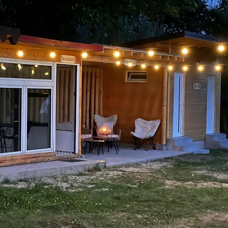 The Frog Glamping Horezu Exterior foto