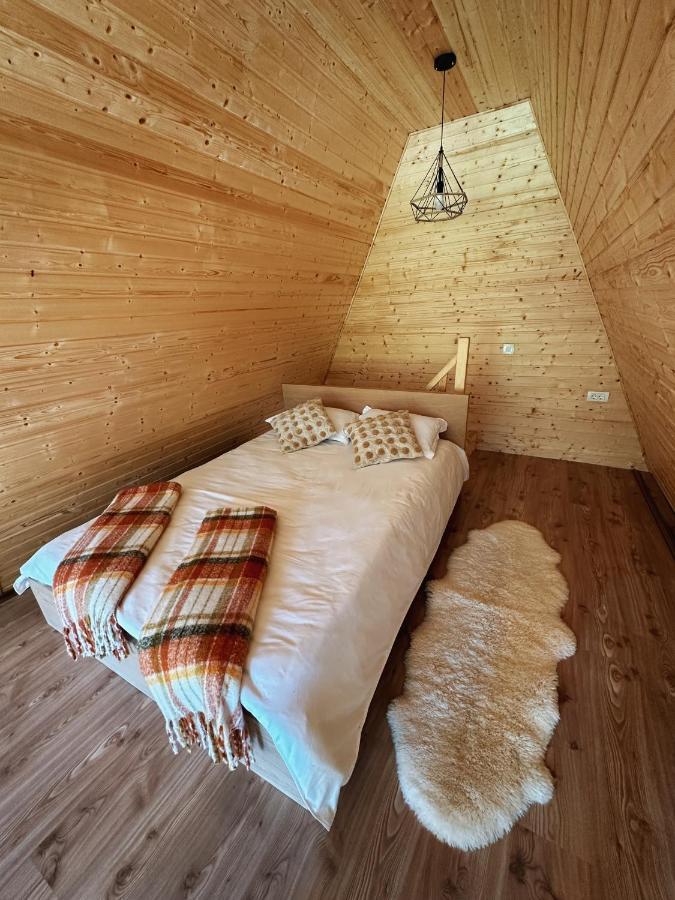 The Frog Glamping Horezu Exterior foto
