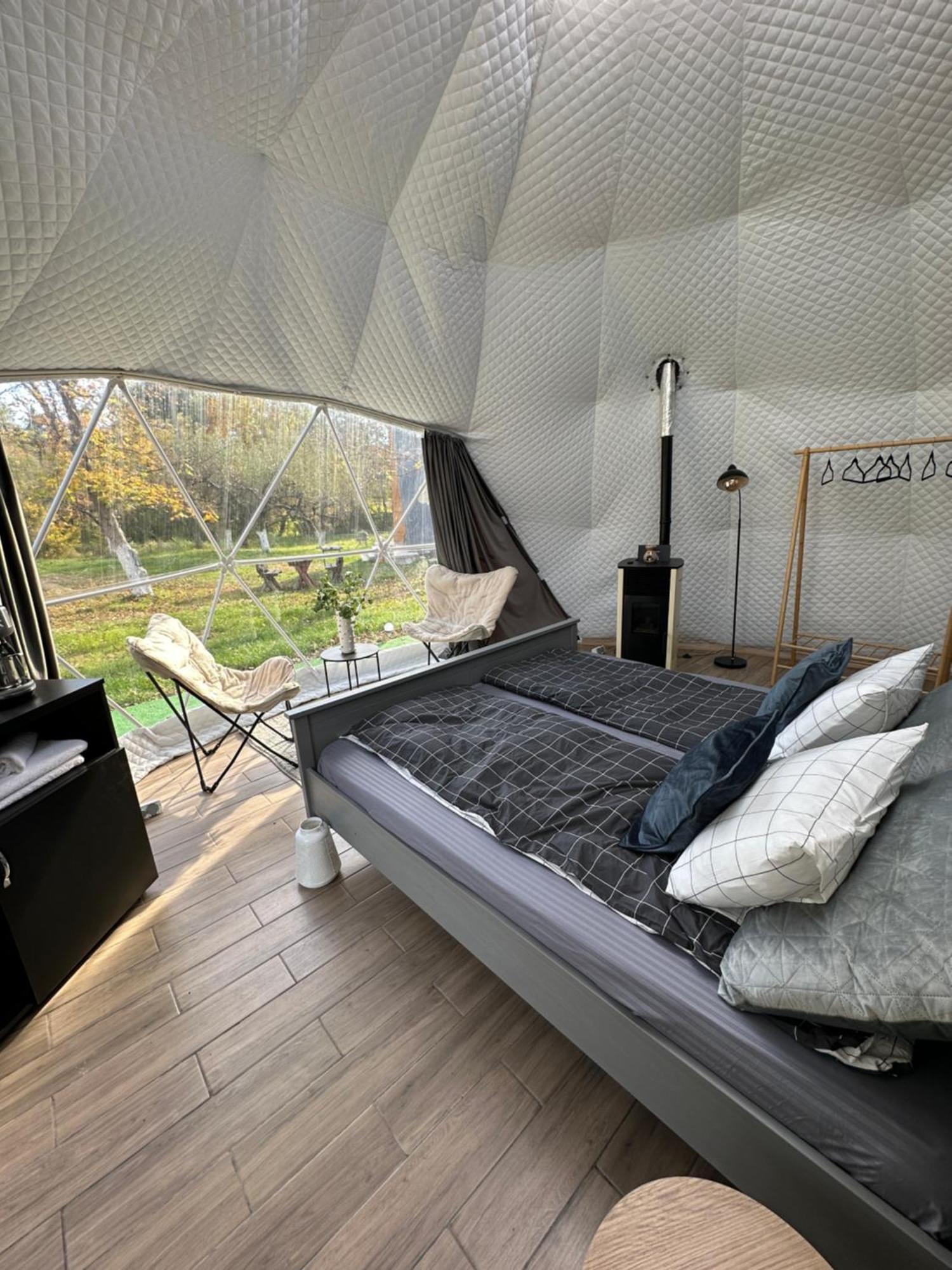 The Frog Glamping Horezu Exterior foto