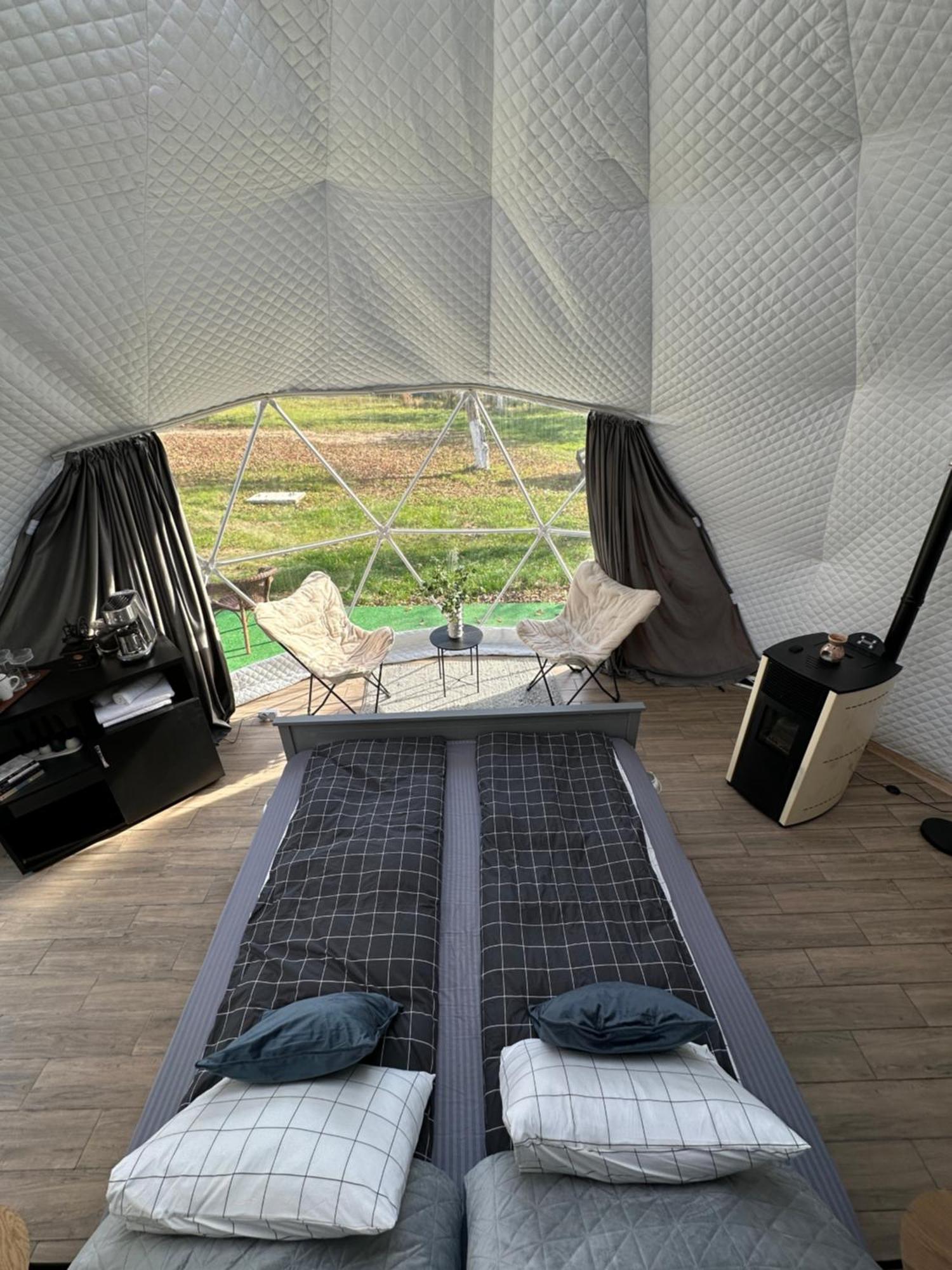 The Frog Glamping Horezu Exterior foto