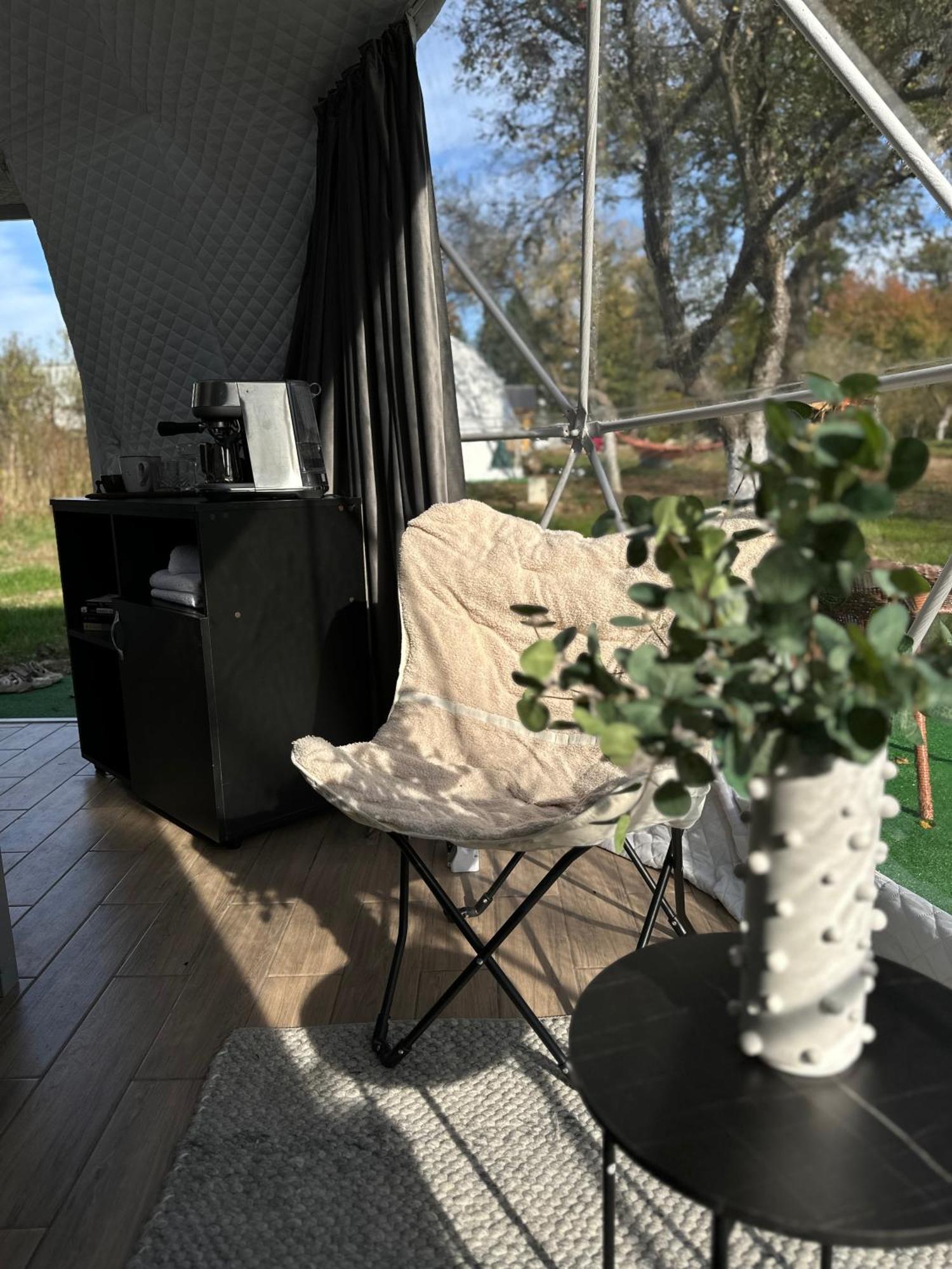The Frog Glamping Horezu Exterior foto