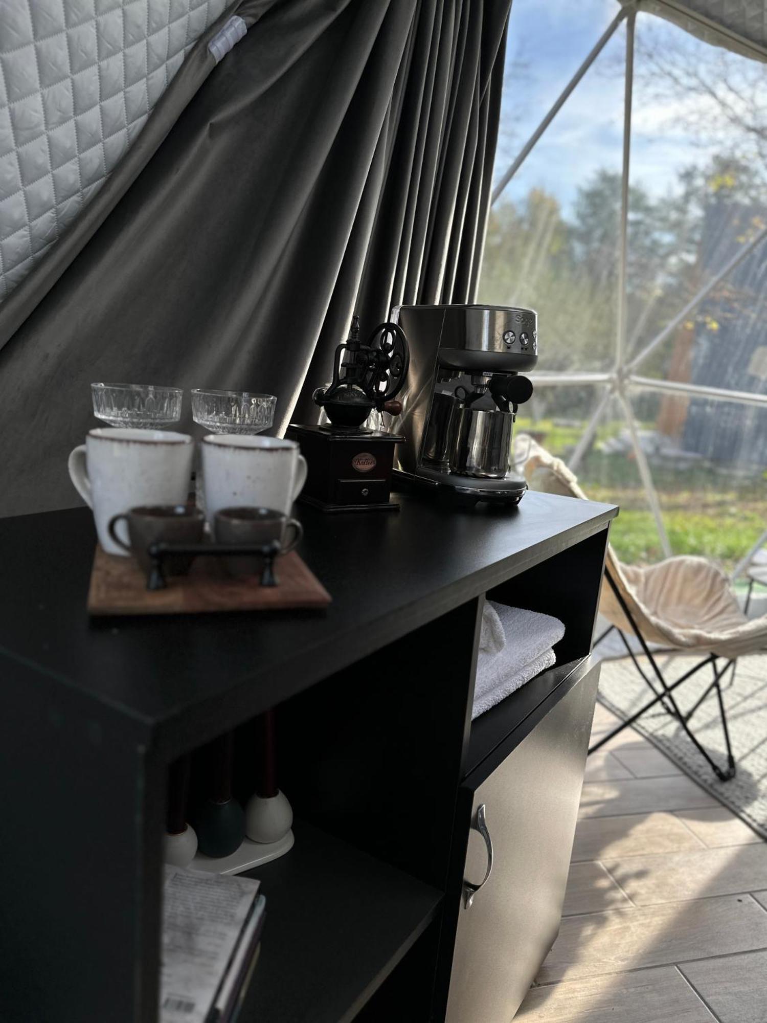 The Frog Glamping Horezu Exterior foto