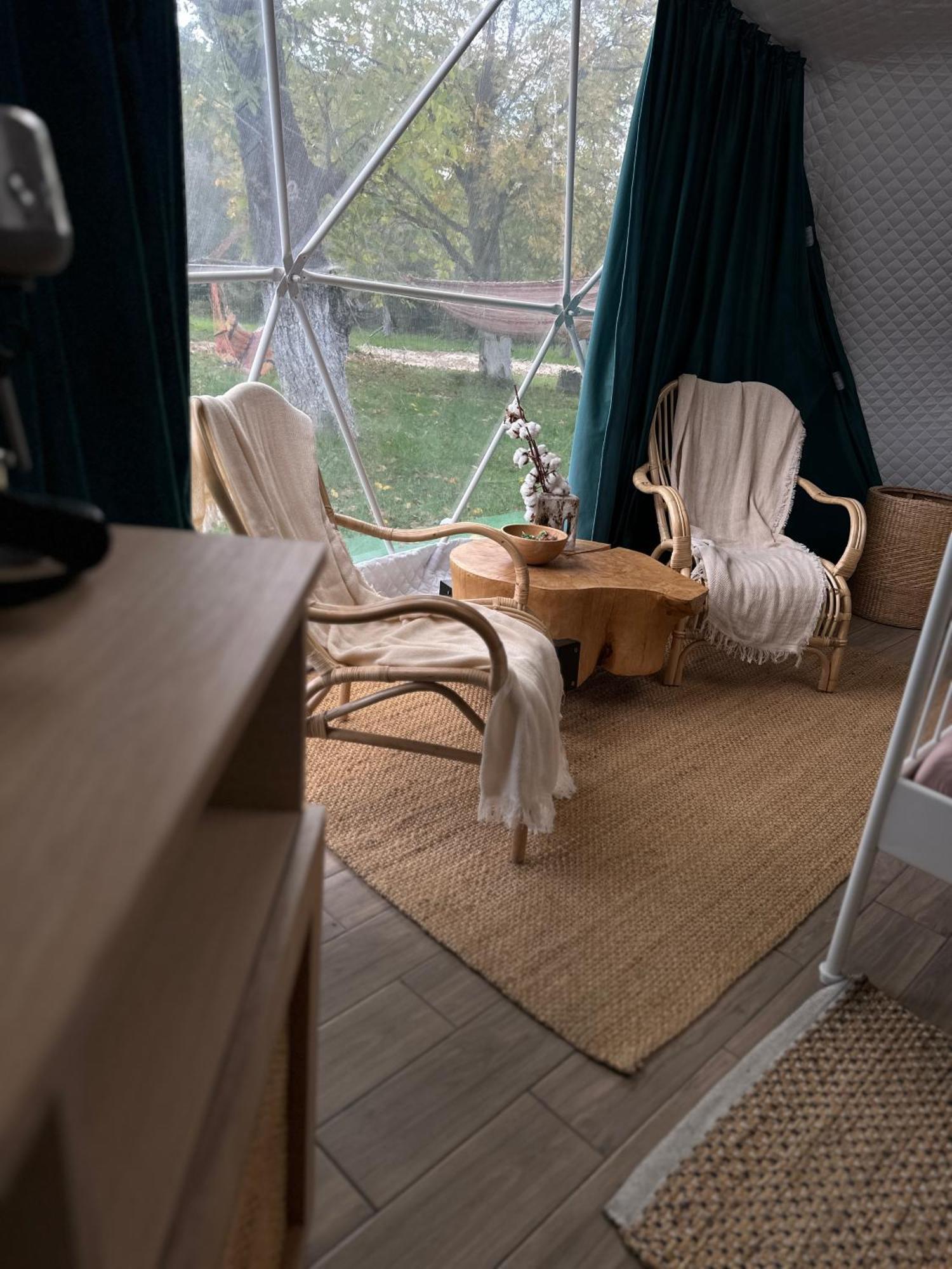 The Frog Glamping Horezu Exterior foto