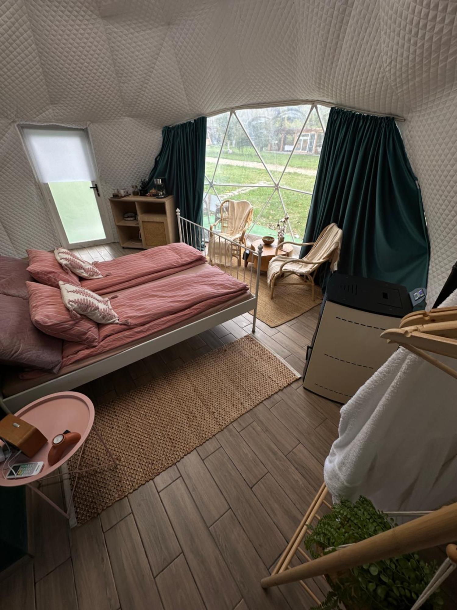 The Frog Glamping Horezu Exterior foto