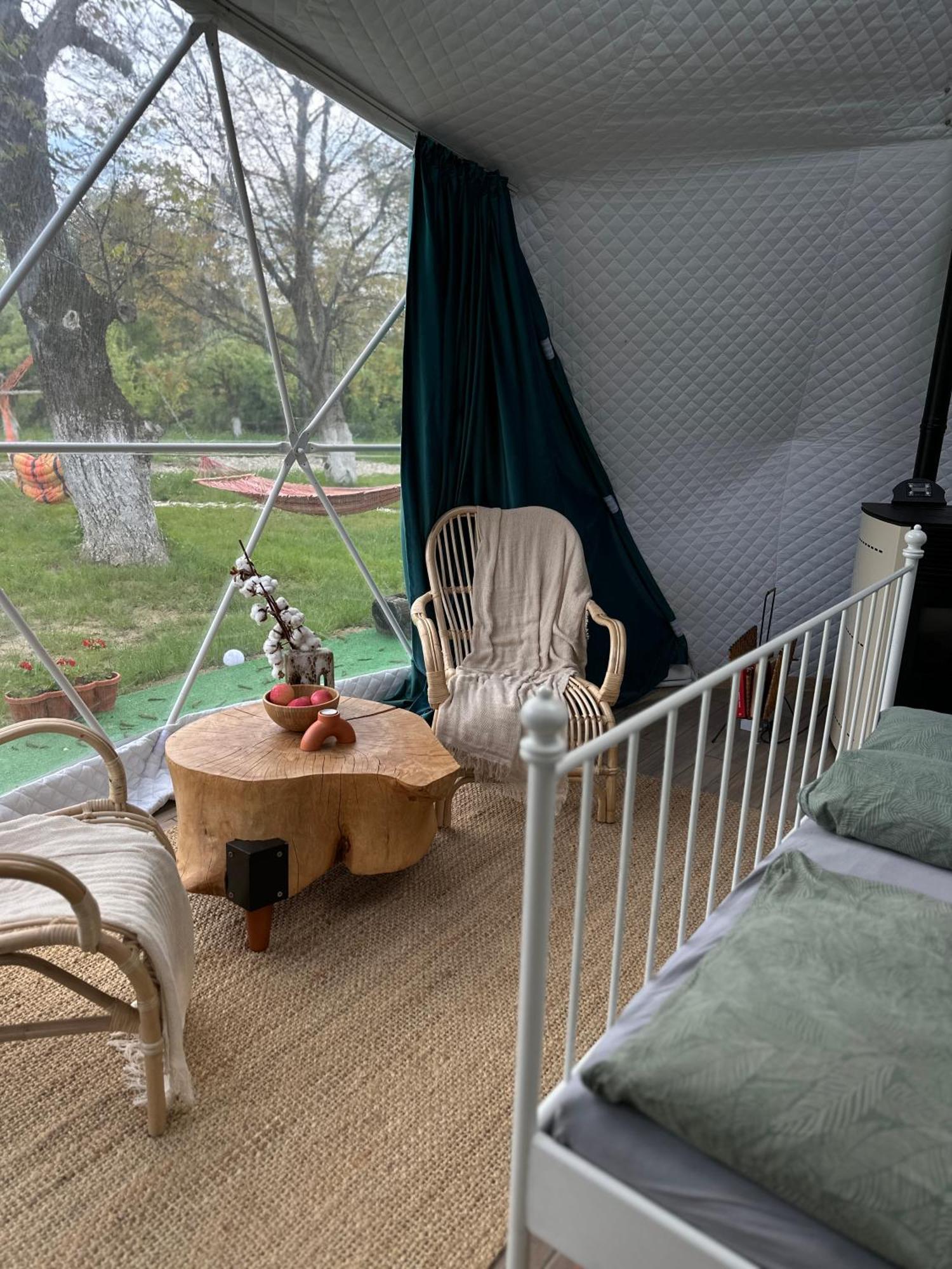 The Frog Glamping Horezu Exterior foto