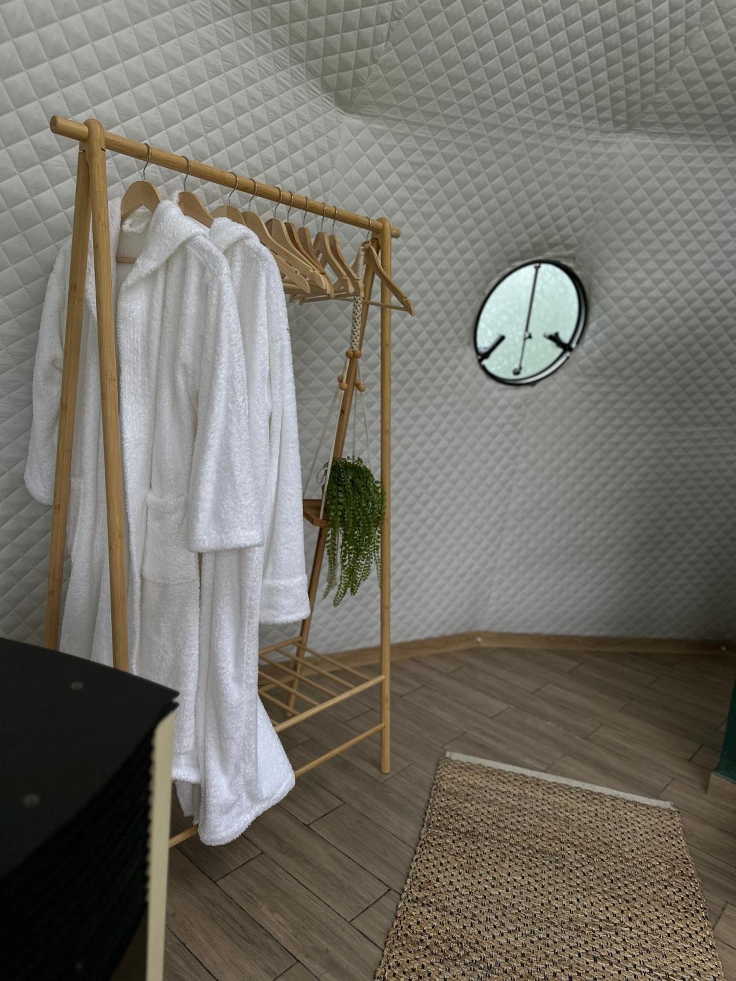 The Frog Glamping Horezu Exterior foto