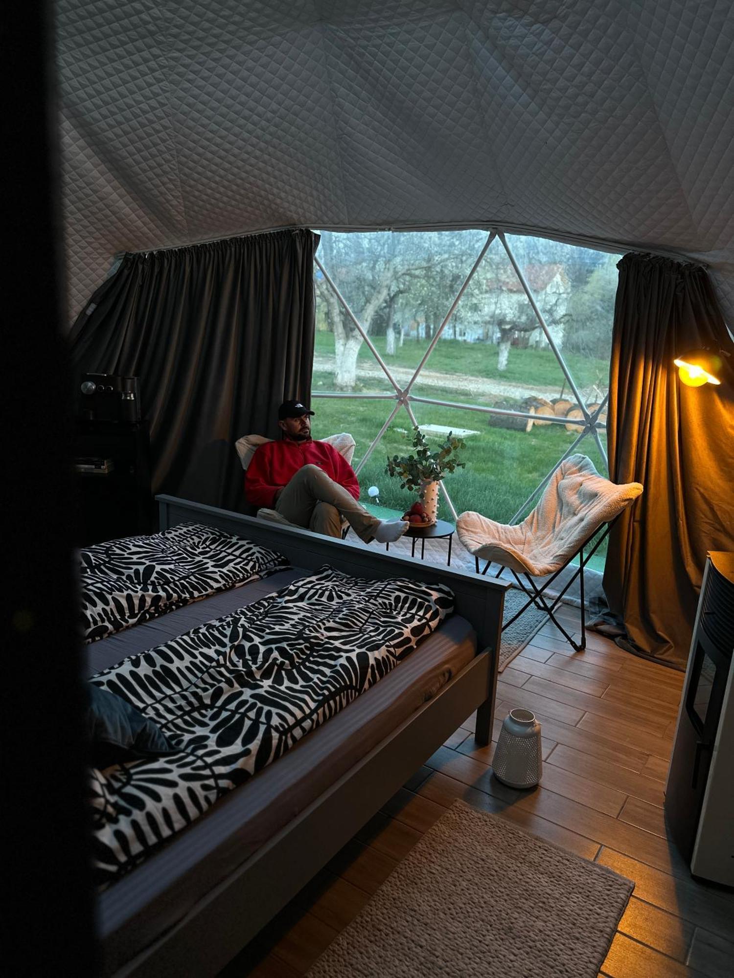 The Frog Glamping Horezu Exterior foto