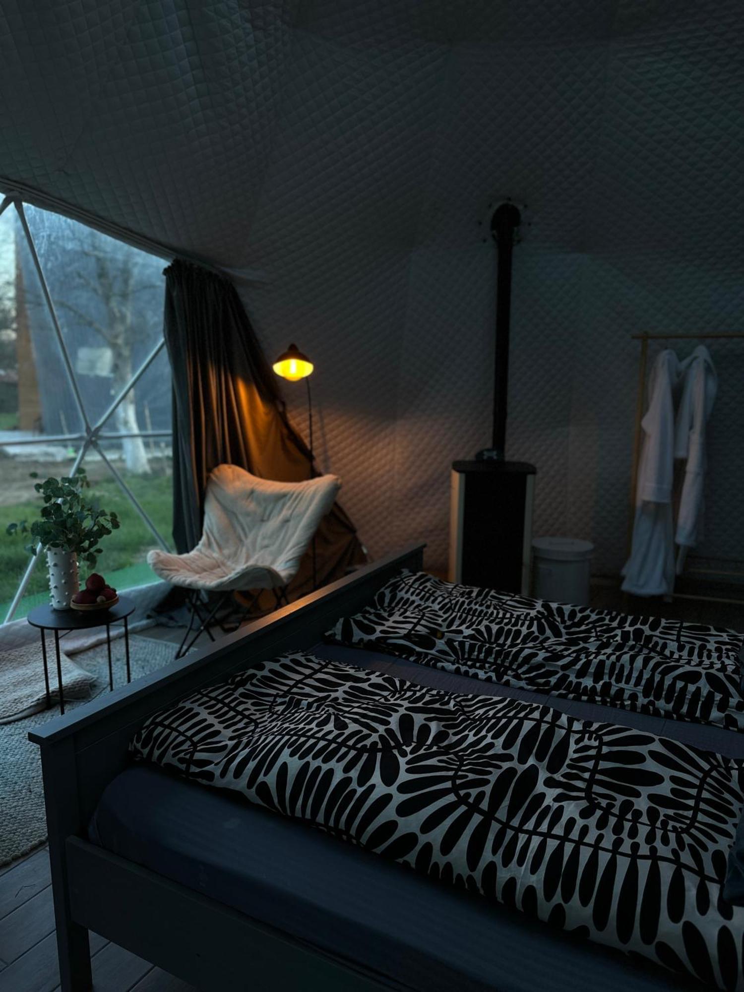 The Frog Glamping Horezu Exterior foto