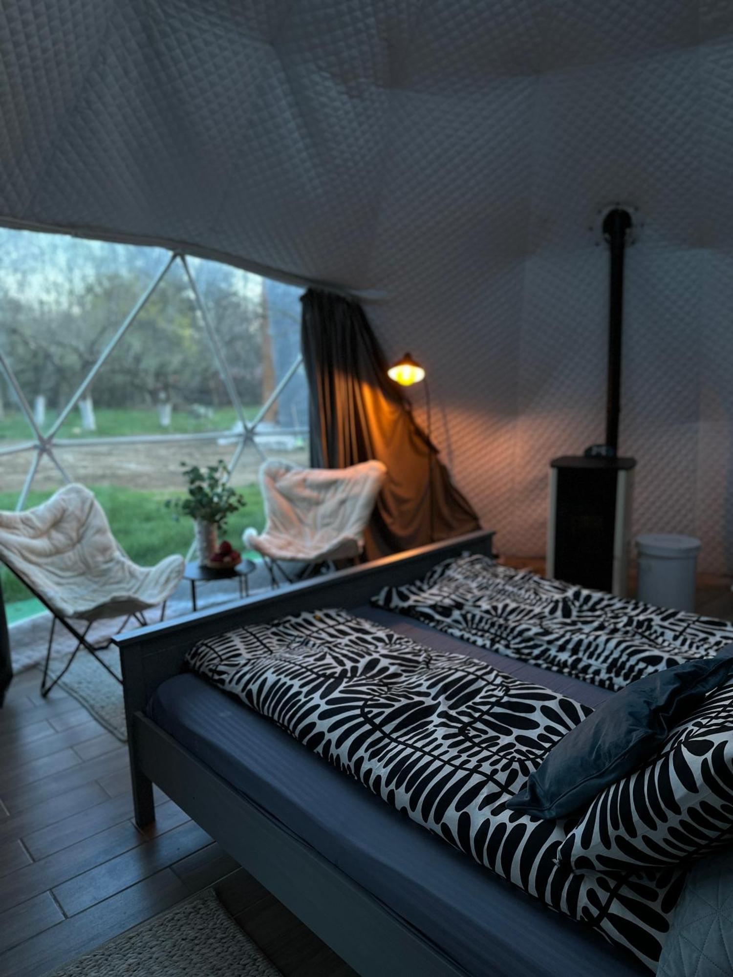 The Frog Glamping Horezu Exterior foto